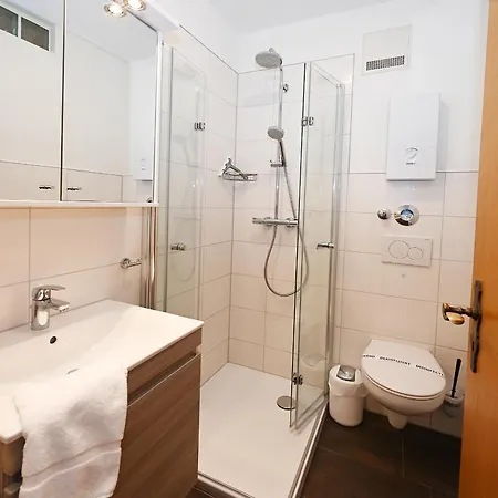 Westgatt Apartment *